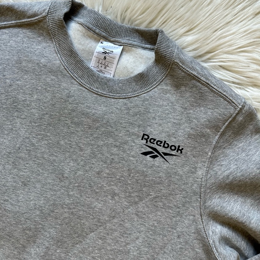 Reebok gray relaxed fit crewneck sweatshirt - Picture 13 of 13